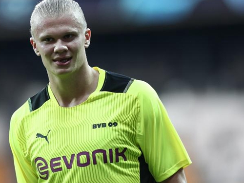 球队赛后合练照片曝光，专注备战