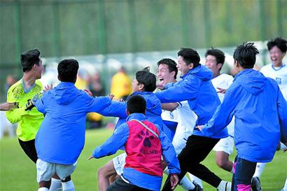 欧冠冠军、世界冠军&前枪手球探：本周寿星“野兽”卡伦布