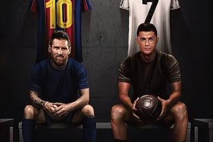 有爱!梁靖崑1-2不敌小勒布伦一脸惊讶,孙颖莎微笑着帮他复盘失利