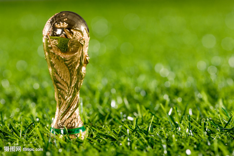 他带着伤坚持踢到最后