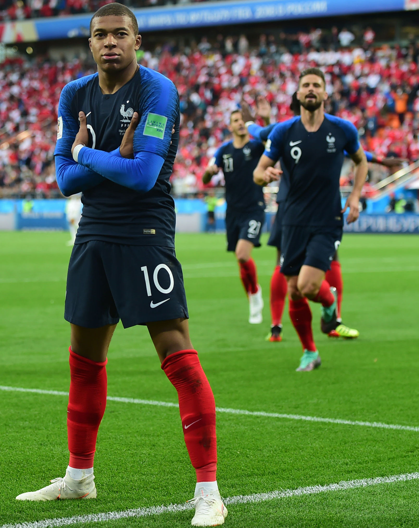 渐入佳境，安迪-迪乌夫首次代表国米首发斩获处子球