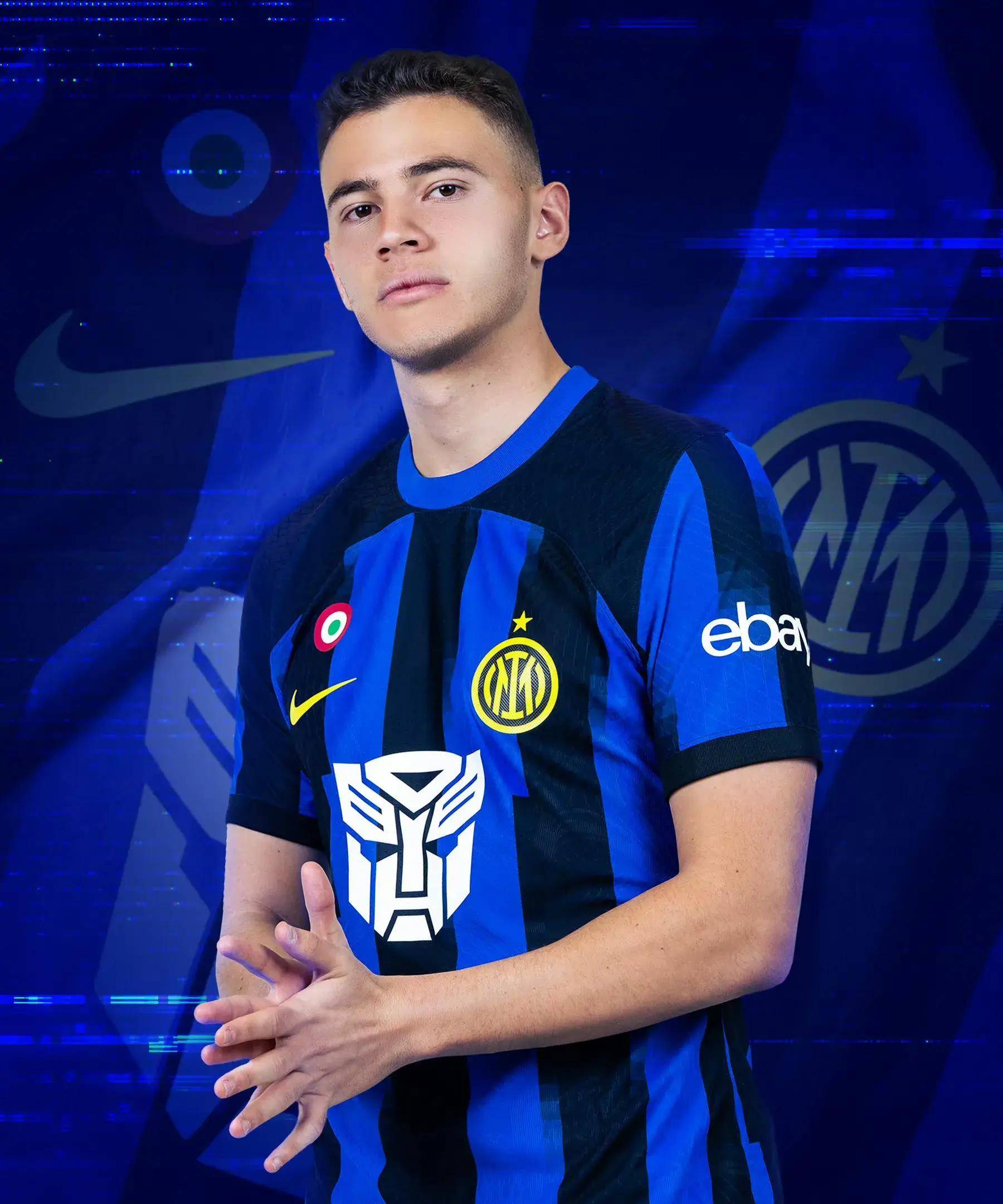 外媒：马拉多纳的宝马i8进行拍卖，起拍价1万欧元