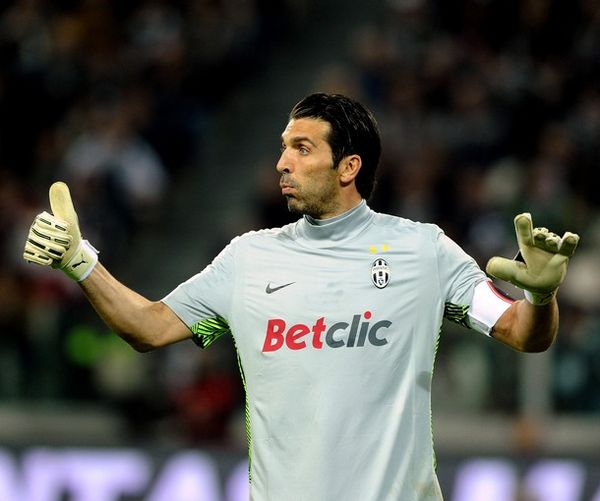 90分钟被绝平！亚洲冠军太水了，2轮1分沦为垫底，2大黑马排前二