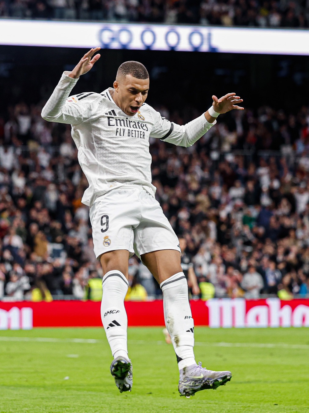 大包大揽！山西外援诺威尔首秀交出30分5篮板3助攻