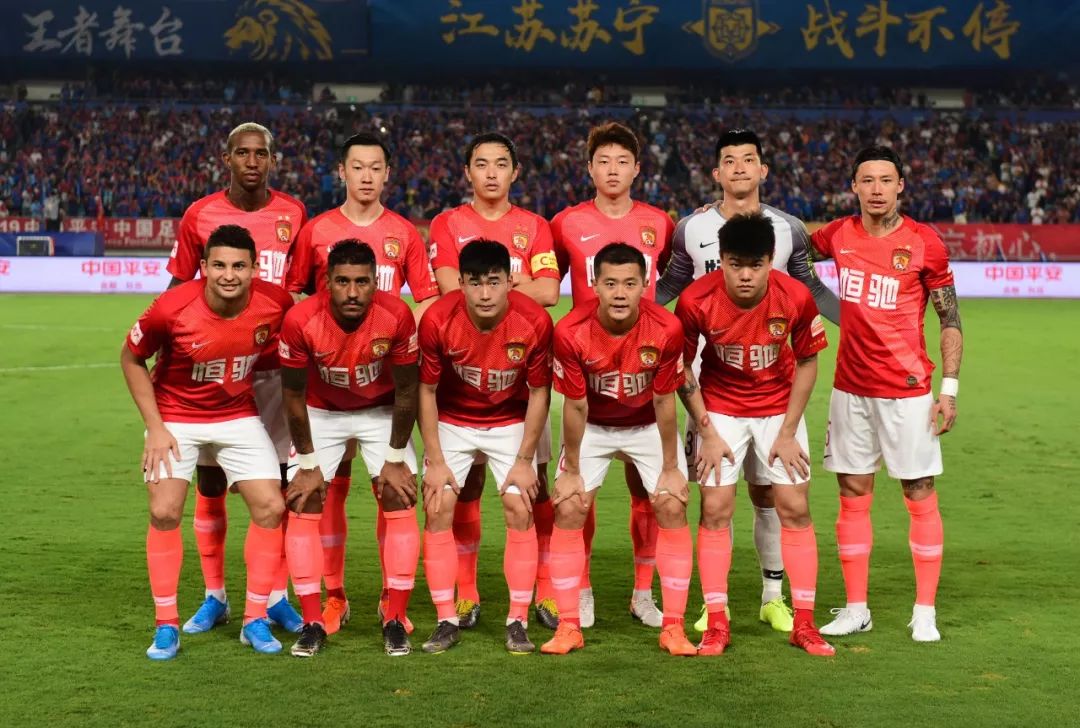 记者：在安古伊萨伤势确定后，那不勒斯立即瞄准了弗拉泰西